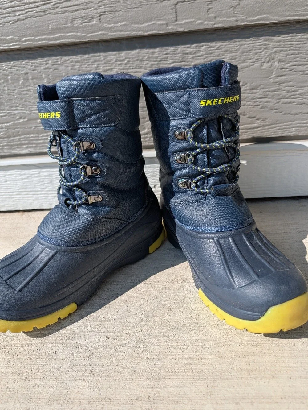 Skechers High Top Waterproof Cold Weather Boots Boys Size 4